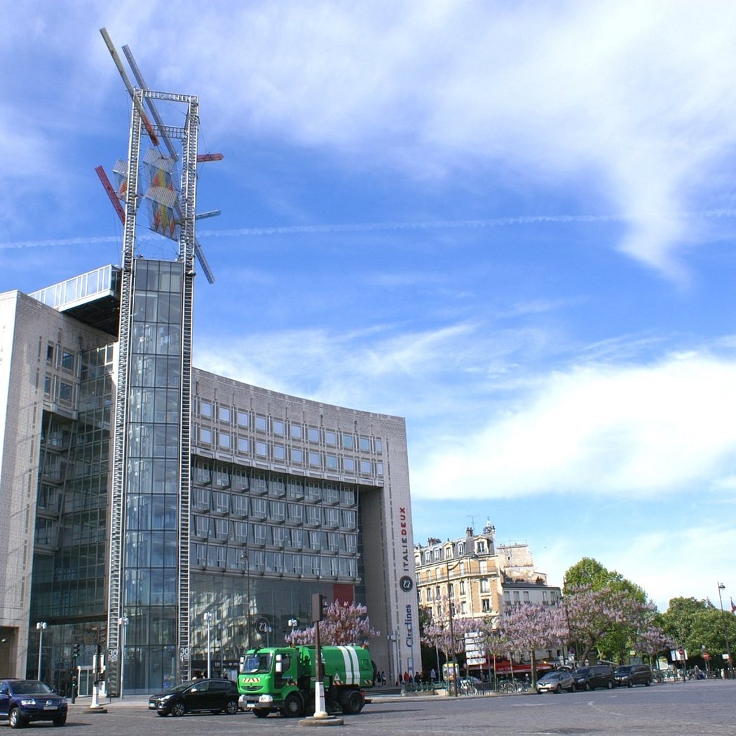 Stroll and Shop at Place d'Italie 4