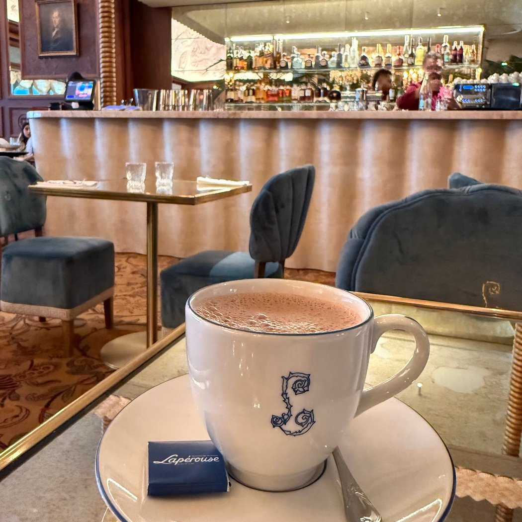 Café Lapérouse La Vallée Village 1
