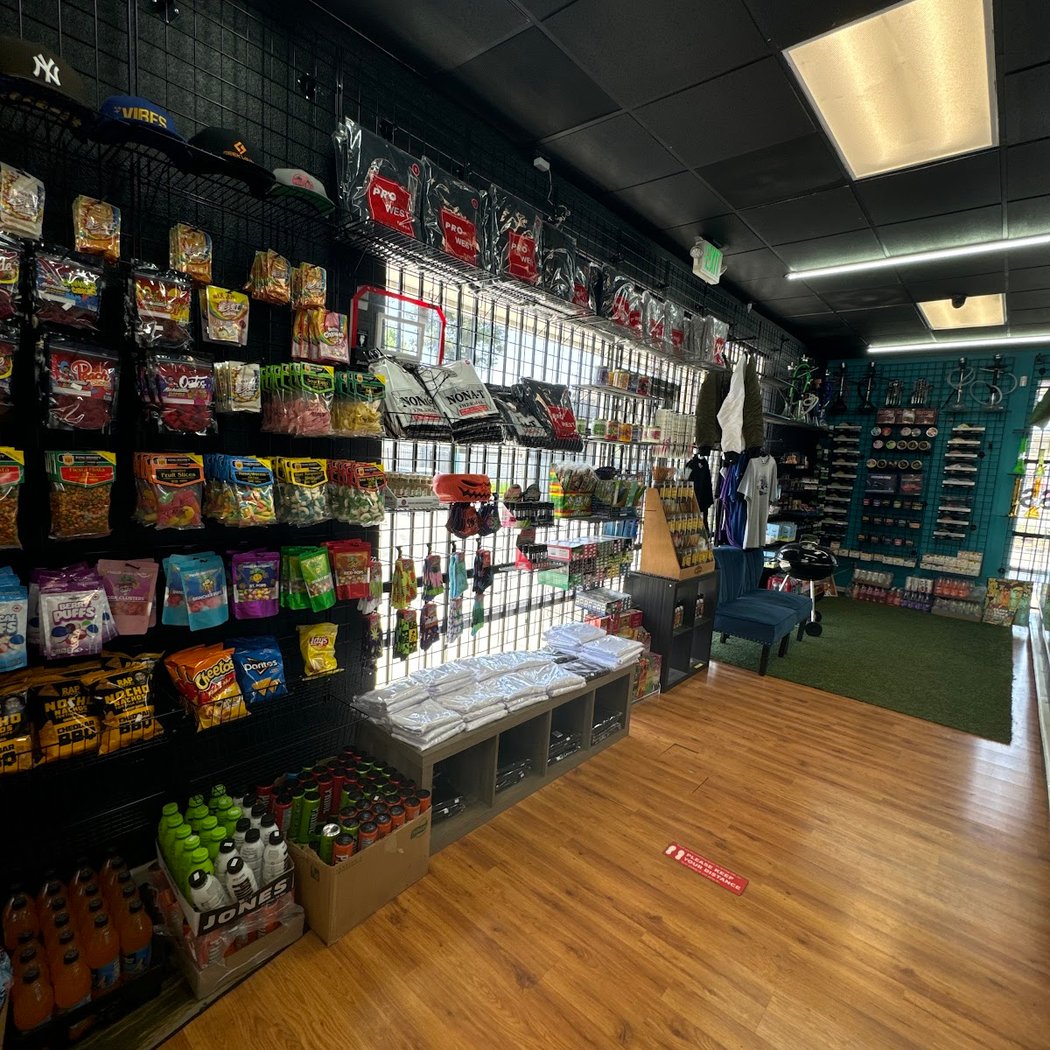 408 Smoke Shop 3