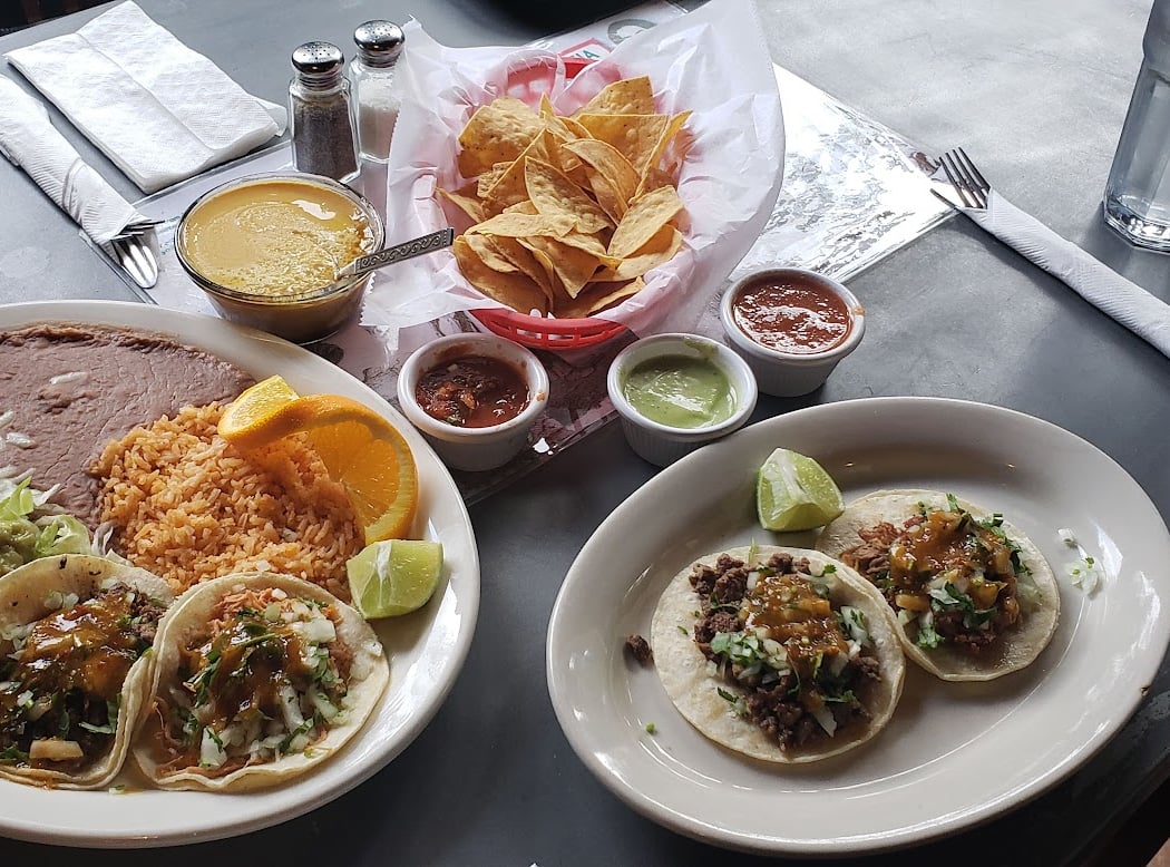 Taqueria La Tapatia 1