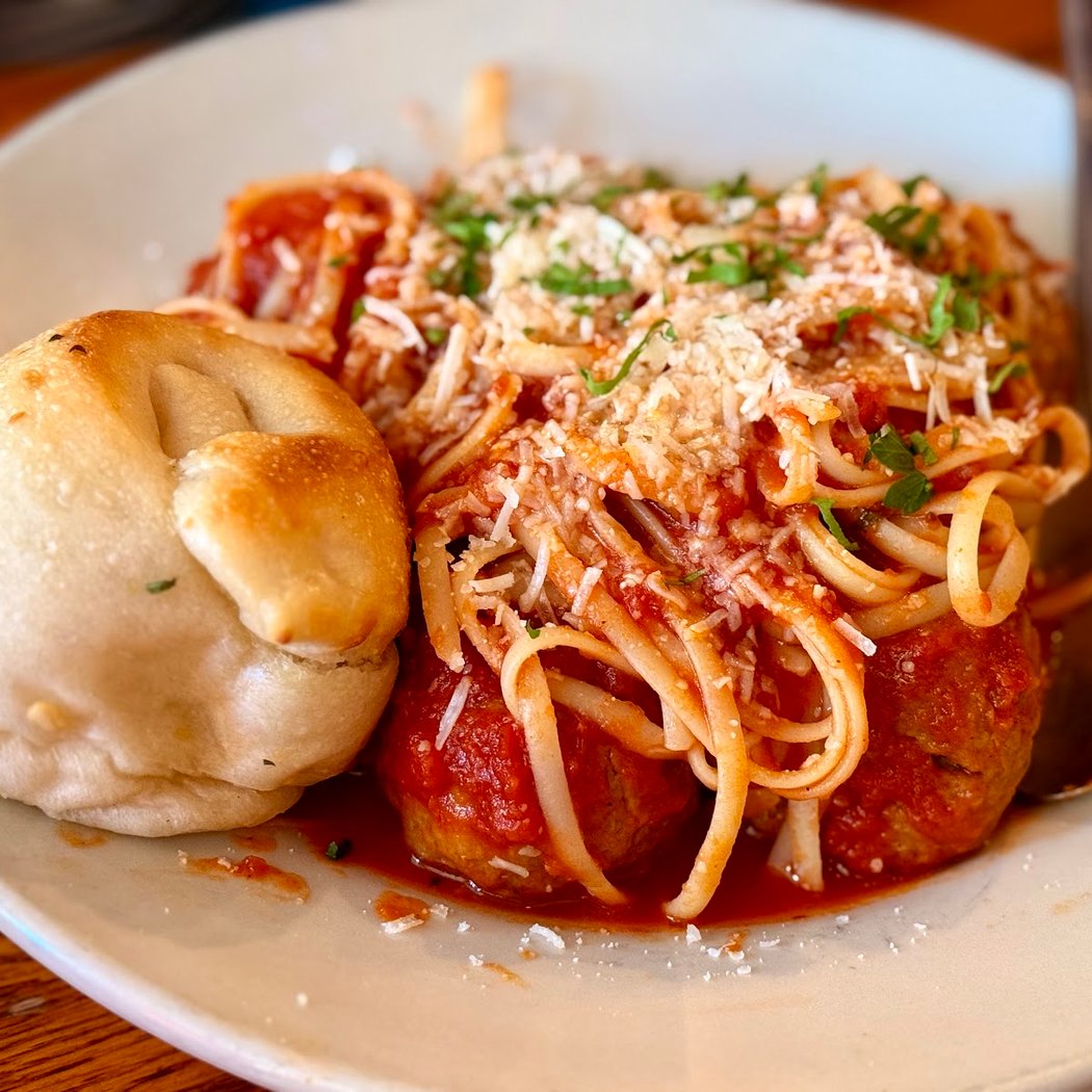 Saluggi’s East Trivia Night 1