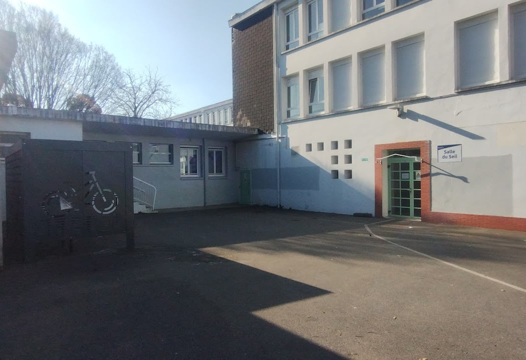 Salle de chez Alimkhan 2