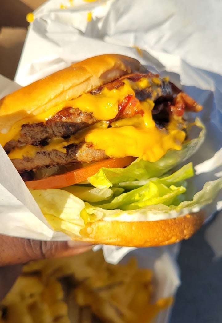Giant Burgers 1