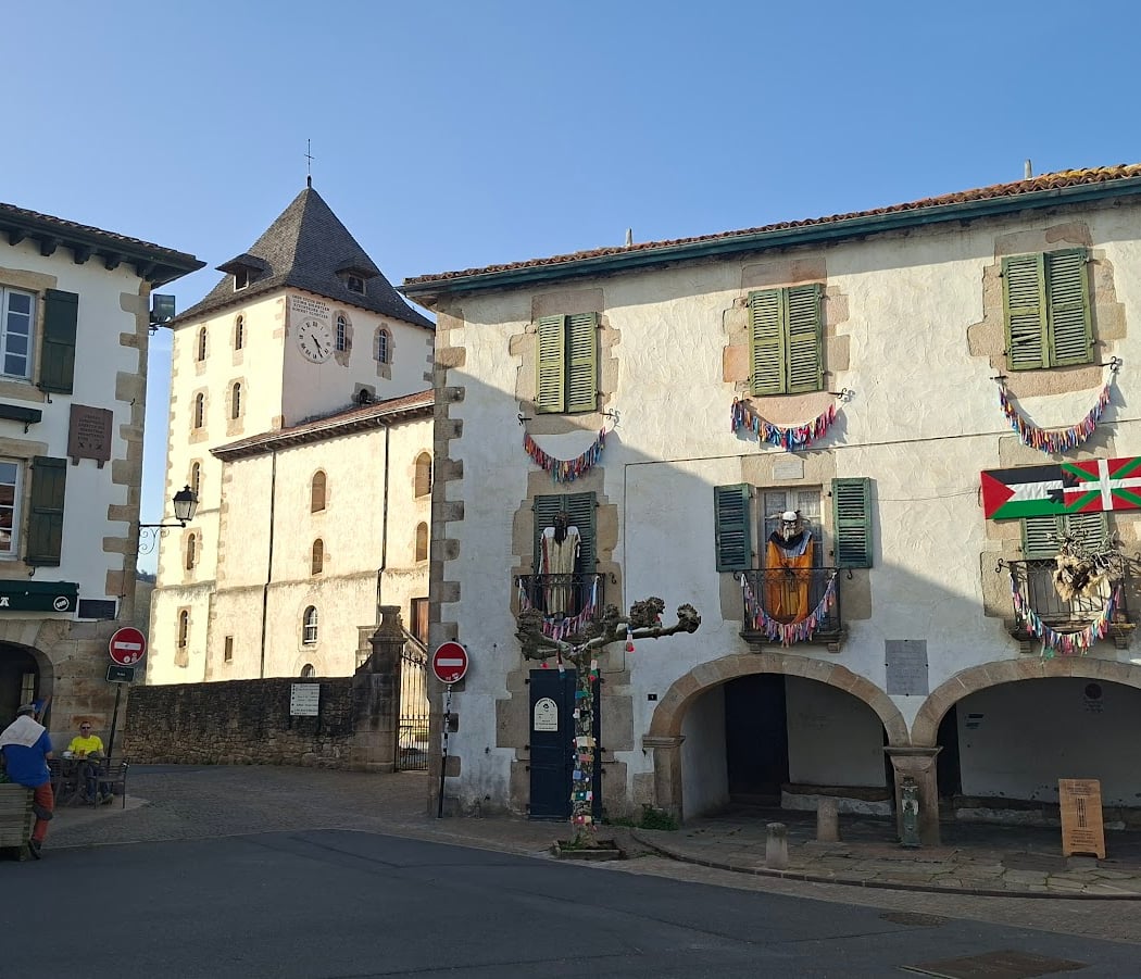 Initiations à la pelote au fronton 3