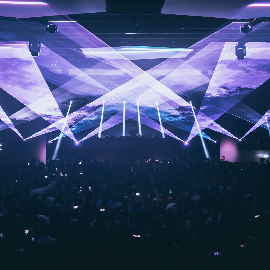 Space in Between: An Immersive Experience by SYEYL