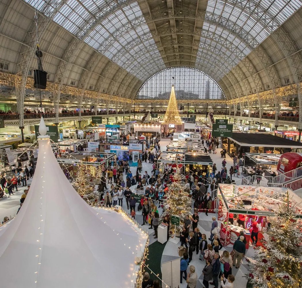 The Ideal Christmas Show 1