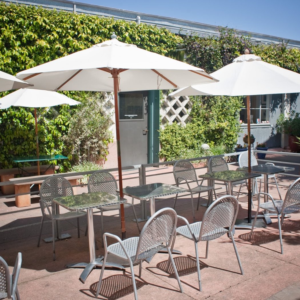 Tomate Cafe 3