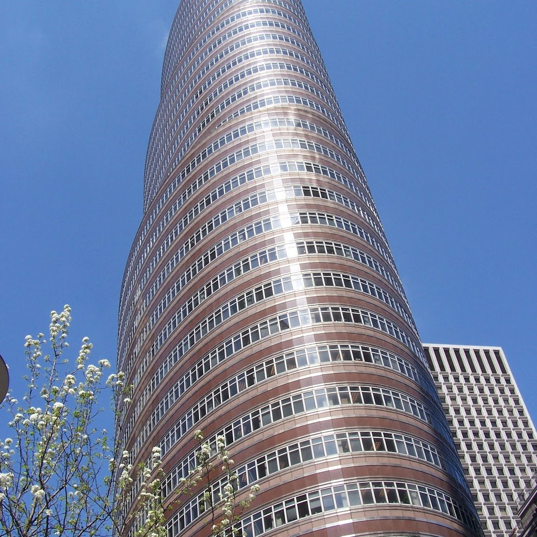 Lipstick Building 1