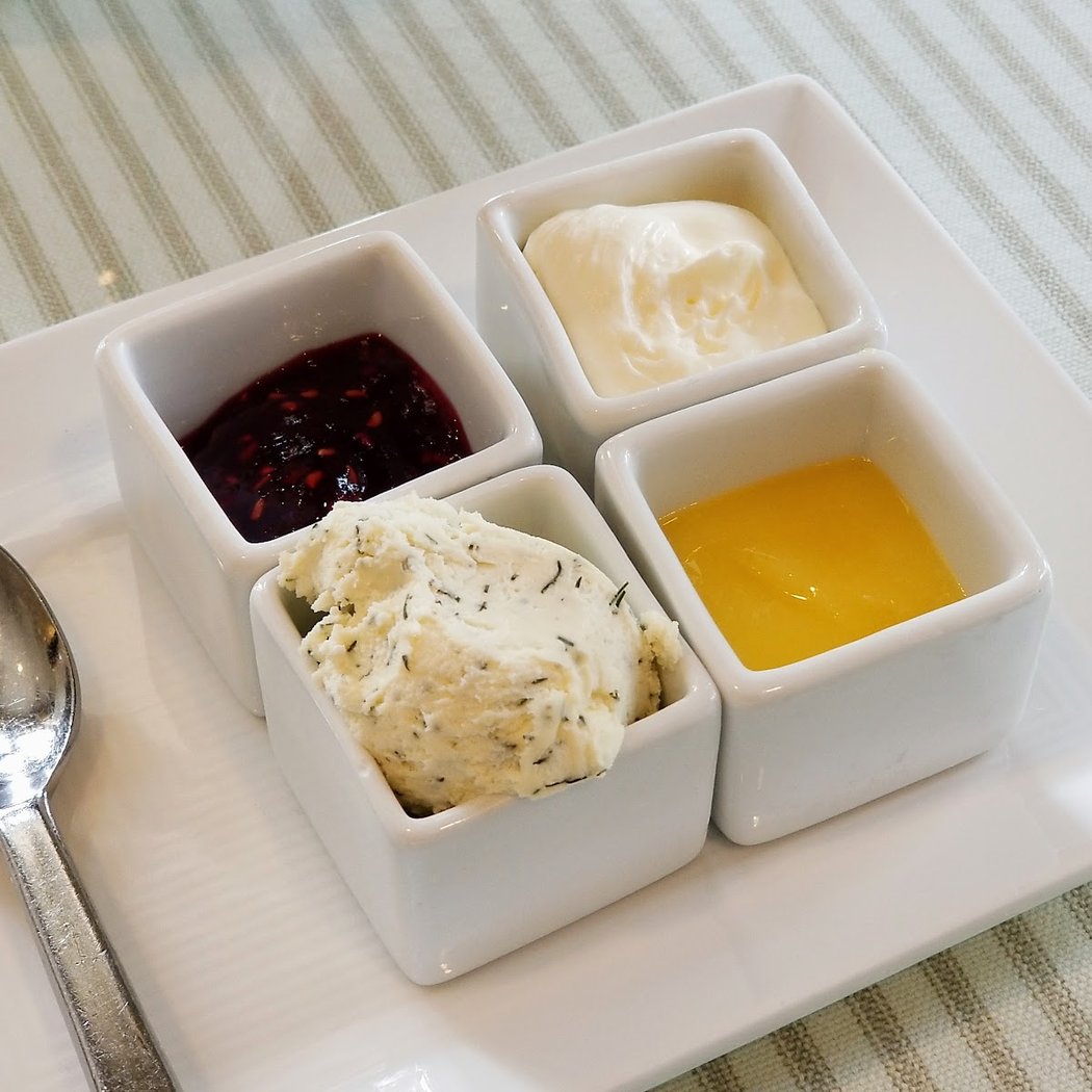 The Huntington's Rose Garden Tea Room 4