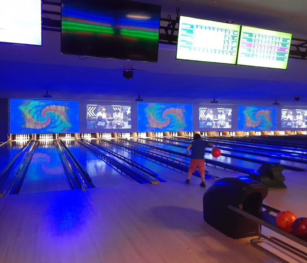 Bayou Bowl Trivia & TraXs 1