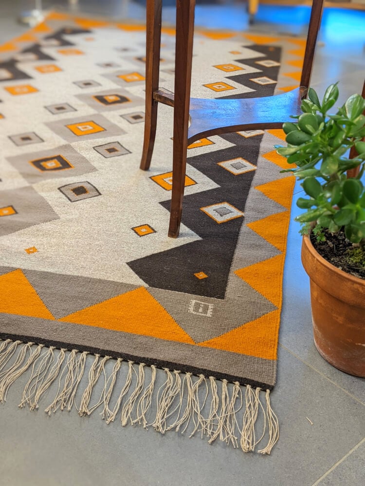 Atelier de tissage contemporain - kilims, tapis, coussins, tentures murales 2