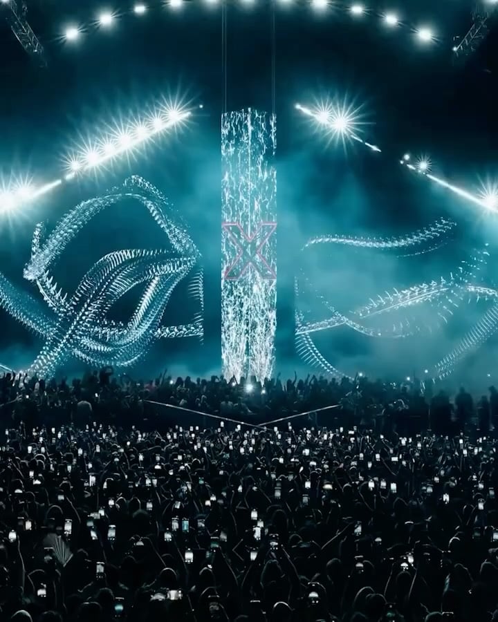 Anjunadeep Rising Star Weird Sounding Dude Performance 1
