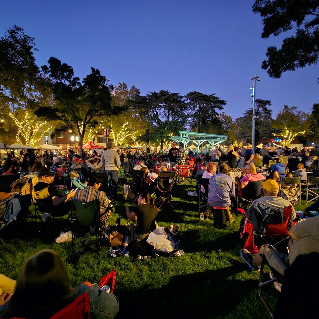 Todos Santos Plaza Farmers' Market 1