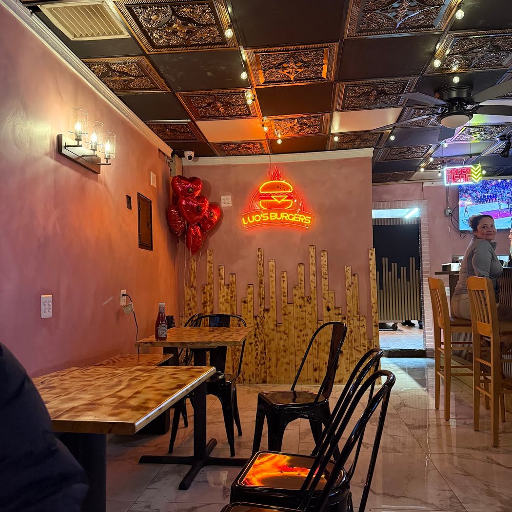 Luo’s Burgers 3