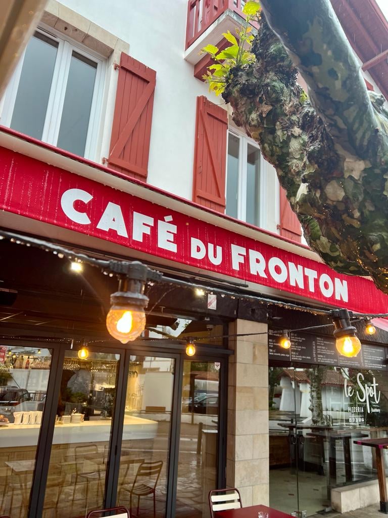 Le Café du Fronton 2