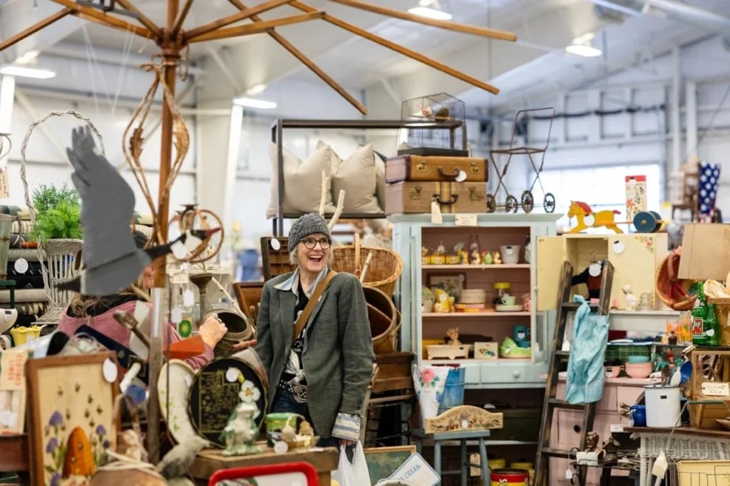 Curated Vintage Market 1