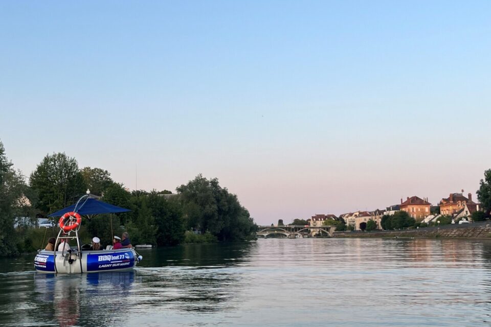 BBQ BOAT 77 - Location Bateau Barbecue -Lagny sur Marne 3
