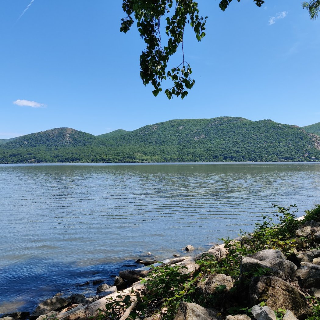 Donahue Memorial Park (PERMIT PARKING ONLY) 3