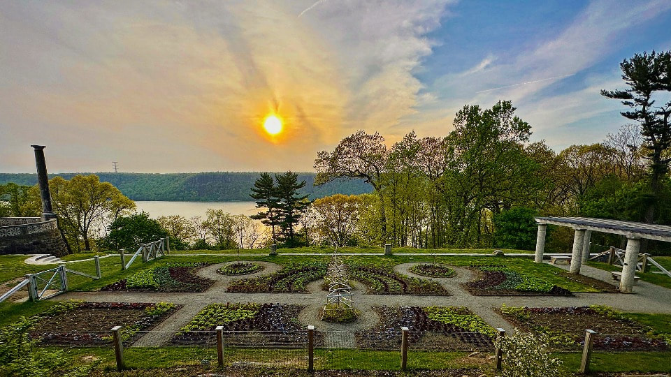 Untermyer Gardens 2