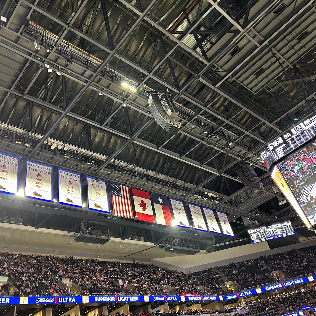 San Antonio Spurs basketball game 1
