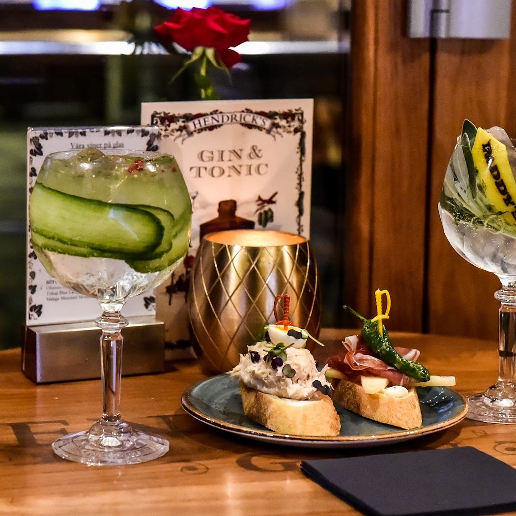 Wine and Gin Bar 1