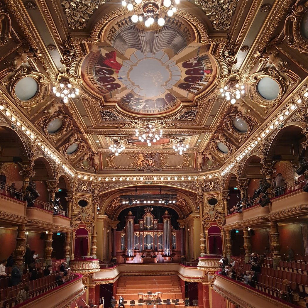 Victoria Hall 1
