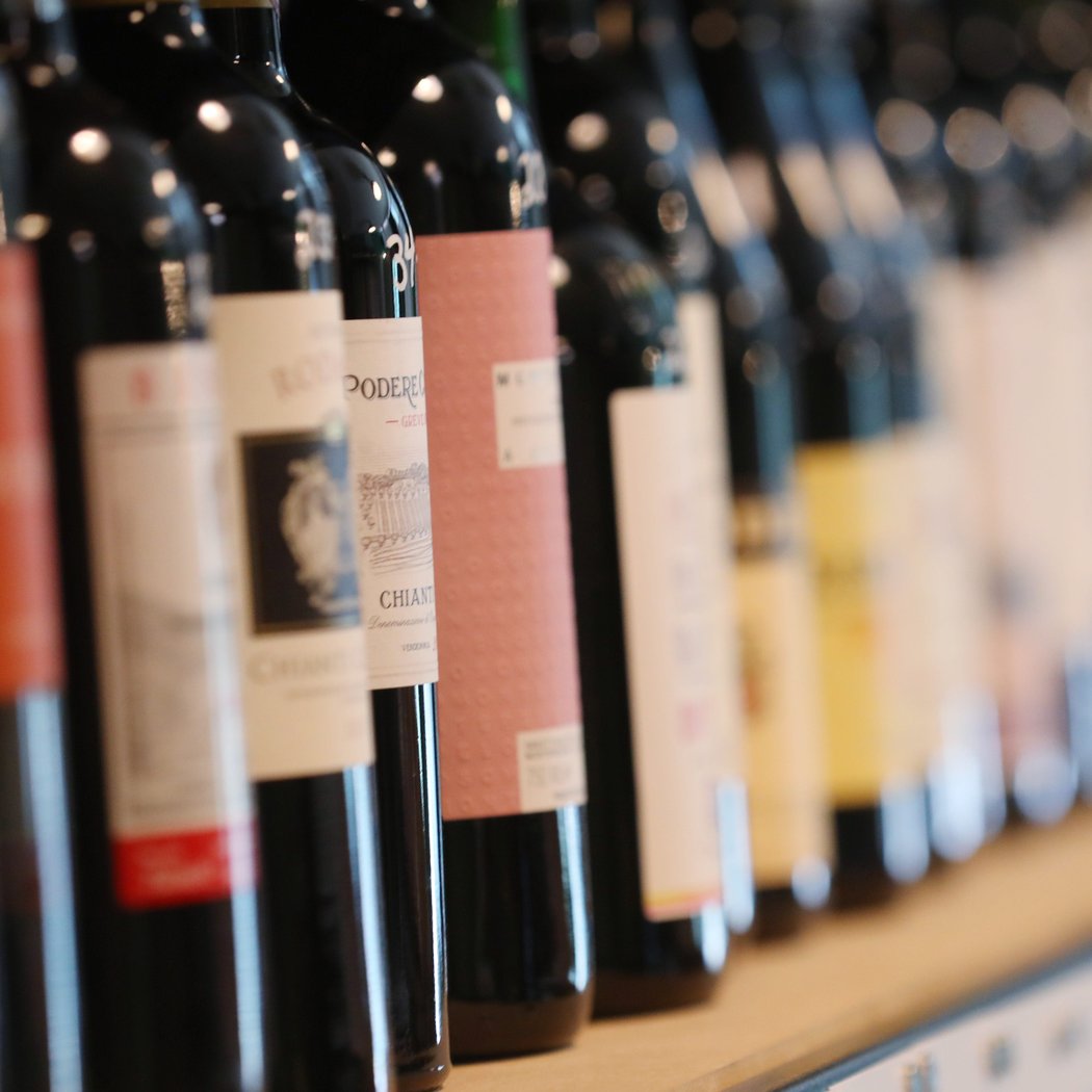 Little Sister Wine Shop 1