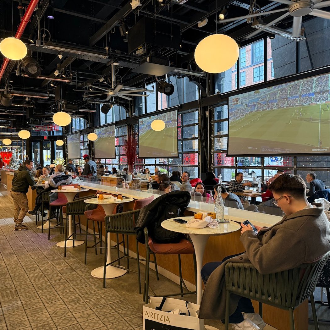 Spanish Diner at Mercado Little Spain 3