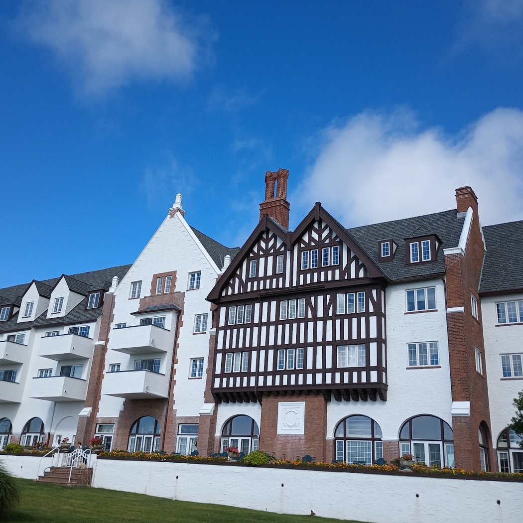 Montauk Manor 3