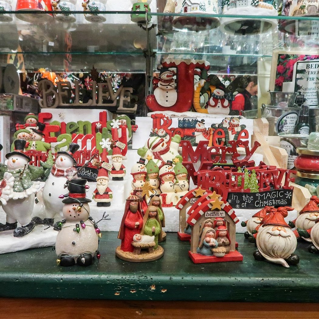 Christmas Cottage 4