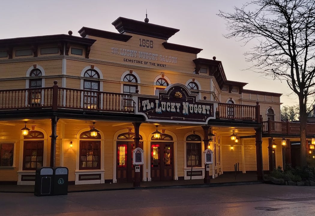 The Lucky Nugget Saloon 3