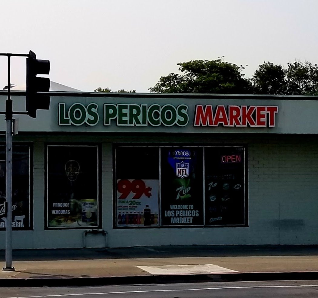 Los Pericos Market 2