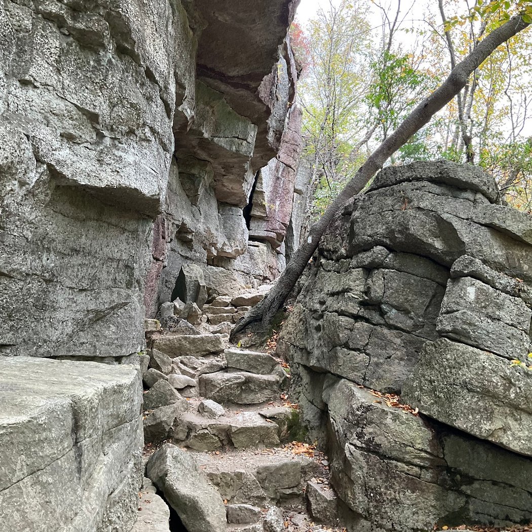 Ice caves trail 2