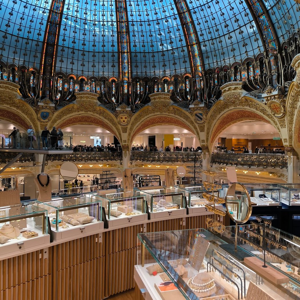 Galeries Lafayette Christmas Decorations 2025 3