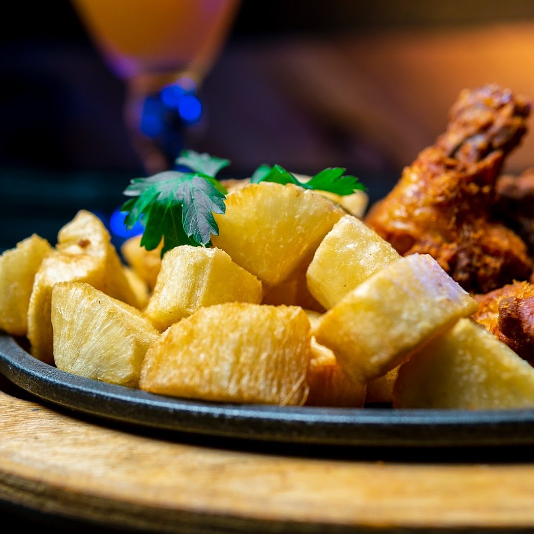 Cozy Bar & Grill 3