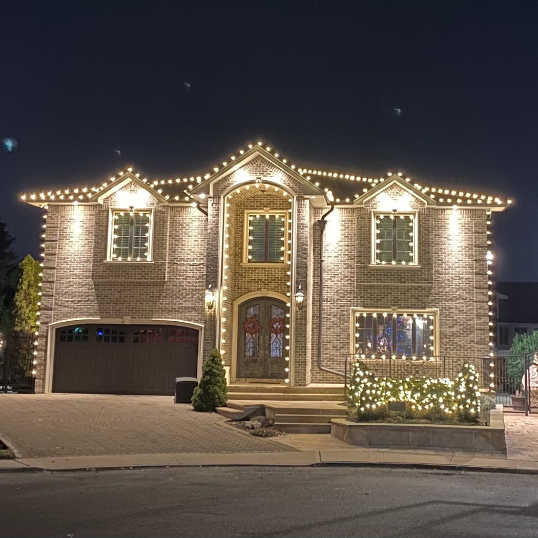 Blinky's Christmas Lights | Professional Christmas Lights Installation 2