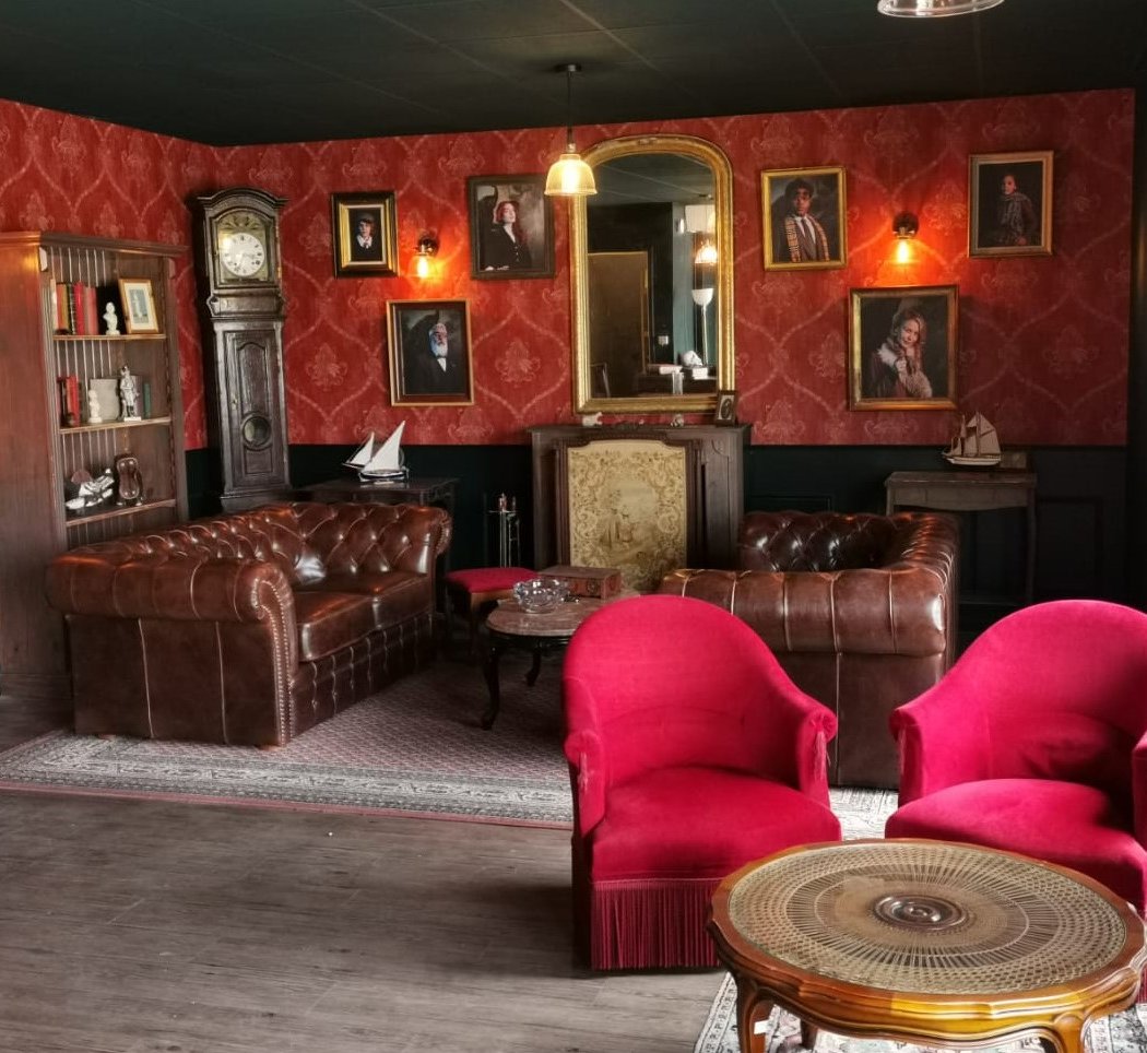 Get Out Angers - Escape Game et Expériences Immersives 🔒 | Bar à Jeux 🎲 1