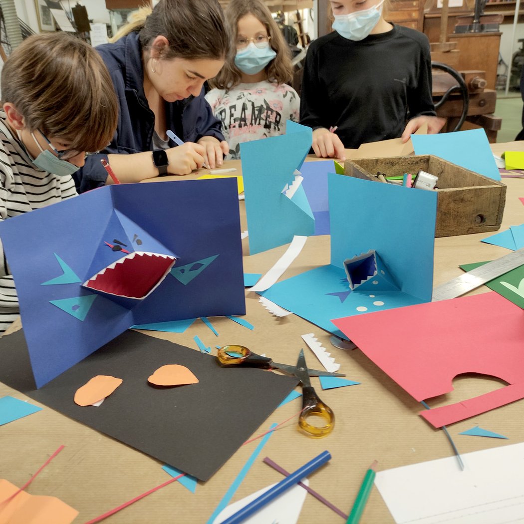 Apprends à fabriquer des cartes pop-up