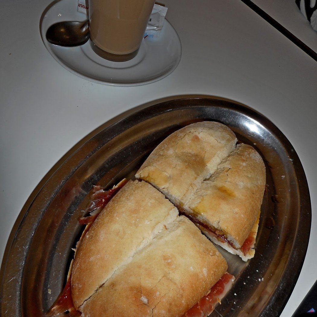 Taberna La Yerbabuena Especialidad En Desayunos 2