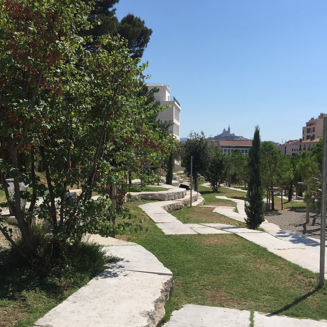 Parc de la porte d'Aix 2