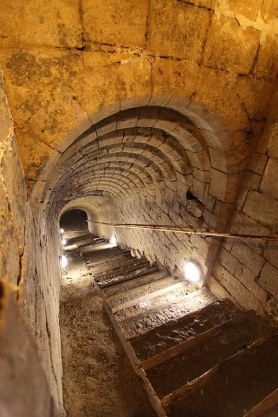 Visite guidée des sous-sols de Pontoise 1
