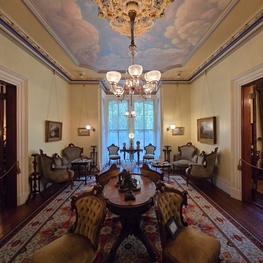 The Armour-Stiner Octagon House 1