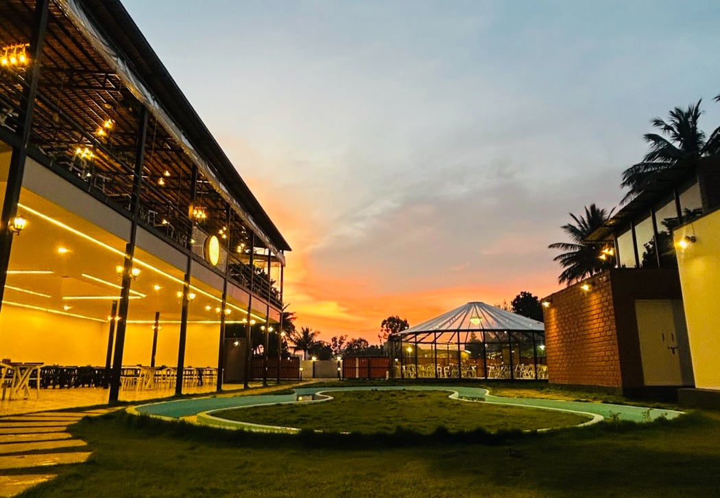 CLUB AURA 1
