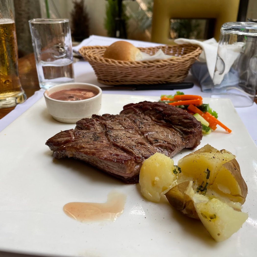 Sunnys Restaurant 1