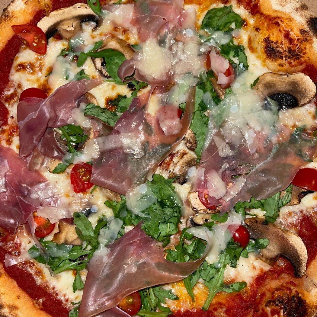 Camion pizza « la pizza des gourmets » 2