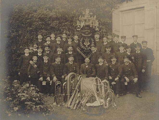 Les vitrines des Archives Patrimoniales : fanfares et harmonies 1