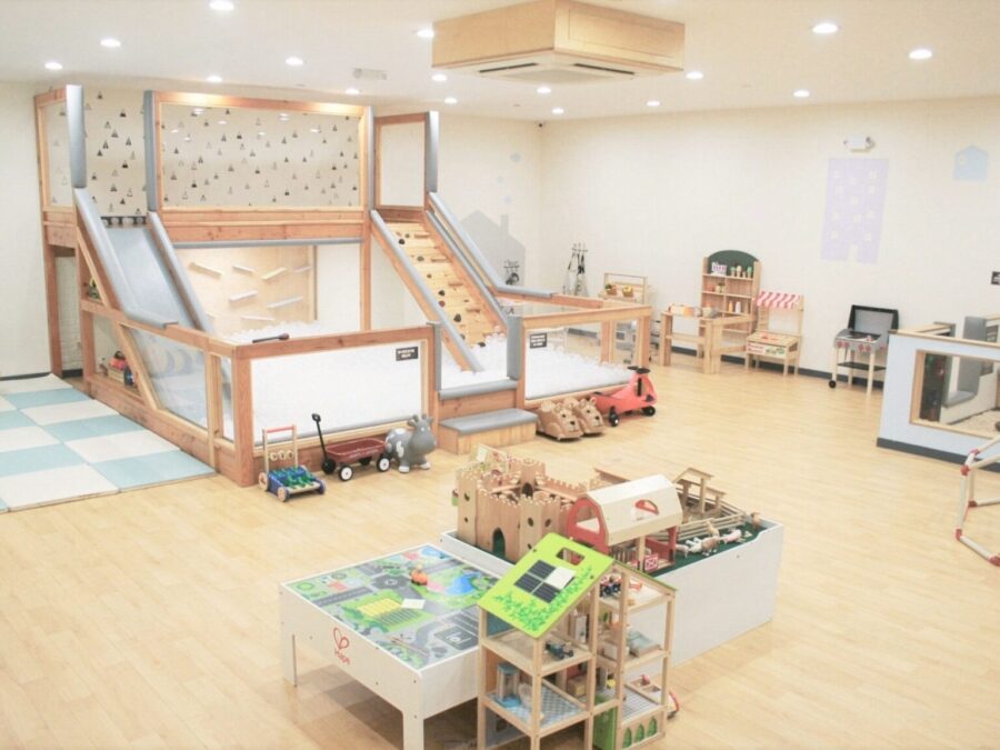 Baby & Me classes & hangs for new parents 2