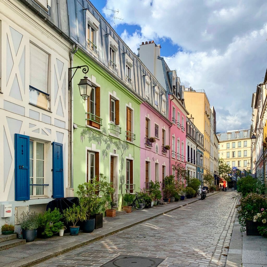 Rue Crémieux 2
