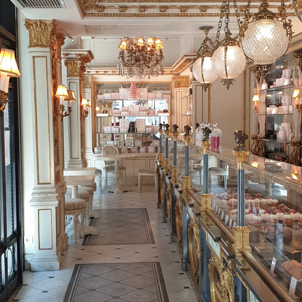 Café Pouchkine 3