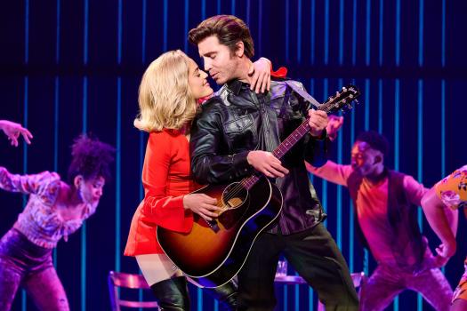 A Beautiful Noise — The Neil Diamond Musical 1